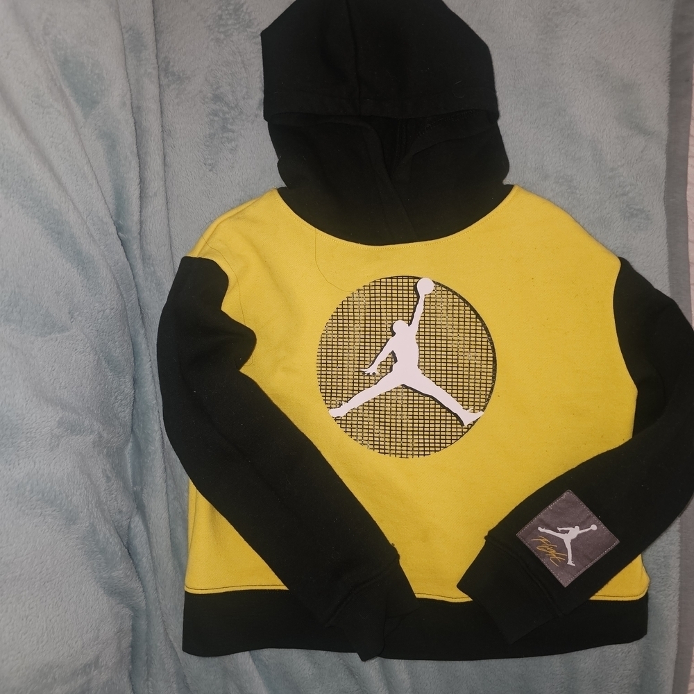 Yellow and Black Jordan Hoodie with Iconic Logo - Picture 4 of 6